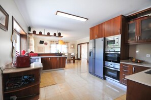 Refrigerador, lavavajillas y periquera