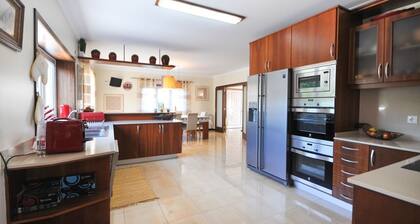 Moradia Marinhas - Cinq Chambres Villa, Couchages 10