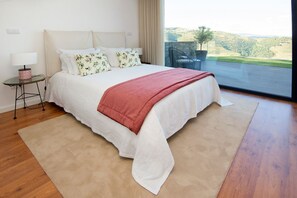 4 chambres, fer et planche à repasser, accès Internet, draps fournis