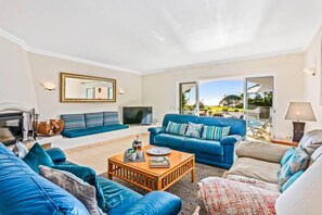 Fireplace, DVD player - Villa Lobo - Three Bedroom Villa, Sleeps 6 (Almansil)