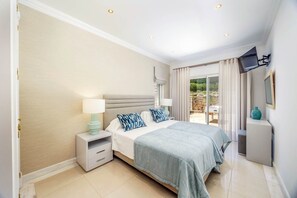 4 dormitorios, tabla de planchar con plancha, Internet y ropa de cama