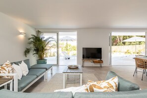 Kamin, Tischtennisplatte