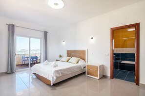 3 bedrooms, iron/ironing board, WiFi, bed sheets - Villa Botela - Three Bedroom Villa, Sleeps 6 (Lagoa)