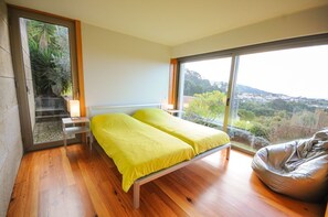 3 chambres, fer et planche à repasser, Wi-Fi, draps fournis