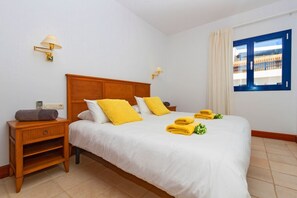 3 chambres, fer et planche à repasser, Wi-Fi, literie fournie