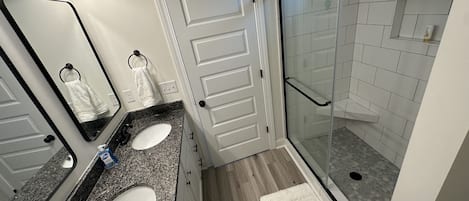 Hårtørrer, håndklæder, Sæbe, Shampoo