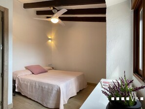 6 chambres, fer et planche à repasser, accès au Wi-Fi (inclus)