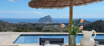 Villa MATIMI in Benissa – Country house with swimming pool, terrace with views, electric car charger and peaceful surroundings