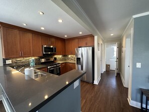 Fridge, microwave, oven, stovetop - 2 Bed Condo Steps From the Bay w/  Balcony (San Diego)