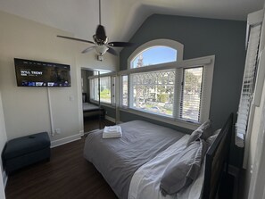 2 bedrooms, desk, iron/ironing board, free WiFi