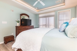 3 bedrooms, iron/ironing board, internet, bed sheets