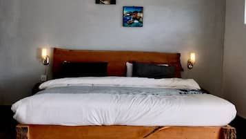 Deluxe Double Room | Iron/ironing board, free WiFi, bed sheets