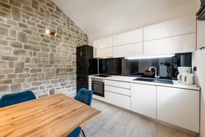Kühlschrank, Ofen, Geschirrspüler, Toaster