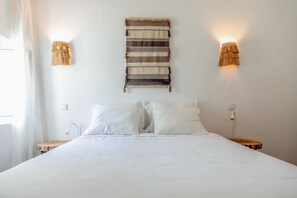 5 chambres, fer et planche à repasser, Wi-Fi, draps fournis