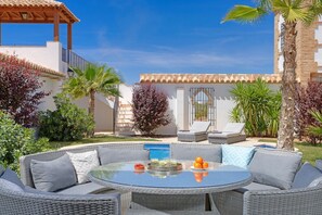 Outdoor dining - Cortijo Don Cristobal (Mollina)
