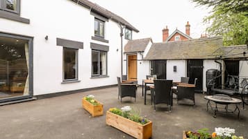 Cottage | Interior