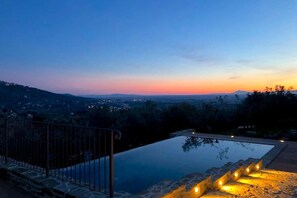 A swimming pool with stone steps and a metal railing, surrounded by a stone wall. - Porta Berarda - Five Bedroom Villa, Sleeps 10 (Cortona)