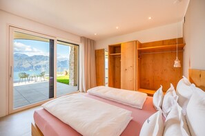 Room - San Zeno - Three Bedroom Villa, Sleeps 8 (San Zeno di Montagna)