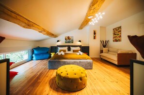 5 chambres, fer et planche à repasser, Wi-Fi, draps fournis