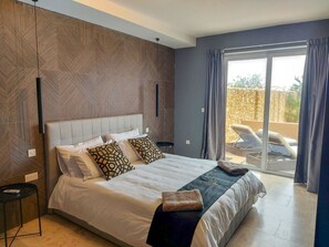 4 chambres, fer et planche à repasser, accès Internet, draps fournis