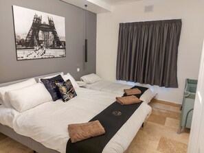 4 Schlafzimmer, BĂŒgeleisen/BĂŒgelbrett, Internetzugang, BettwĂ€sche