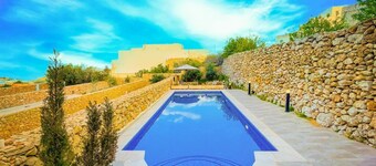 Calypso Retreat - Three Bedroom Villa, Sleeps 6