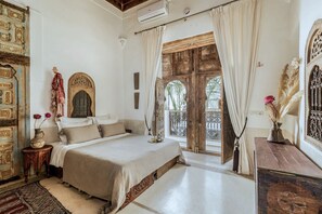 7 slaapkamers, een strijkplank/strijkijzer, wifi, beddengoed