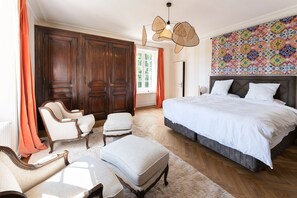6 Schlafzimmer, Schreibtisch, Bügeleisen/Bügelbrett, Internetzugang