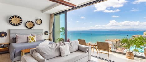 Luxury Penthouse, 2 Bedrooms, Ocean View | Premium bedding, individually furnished, iron/ironing board, free WiFi
