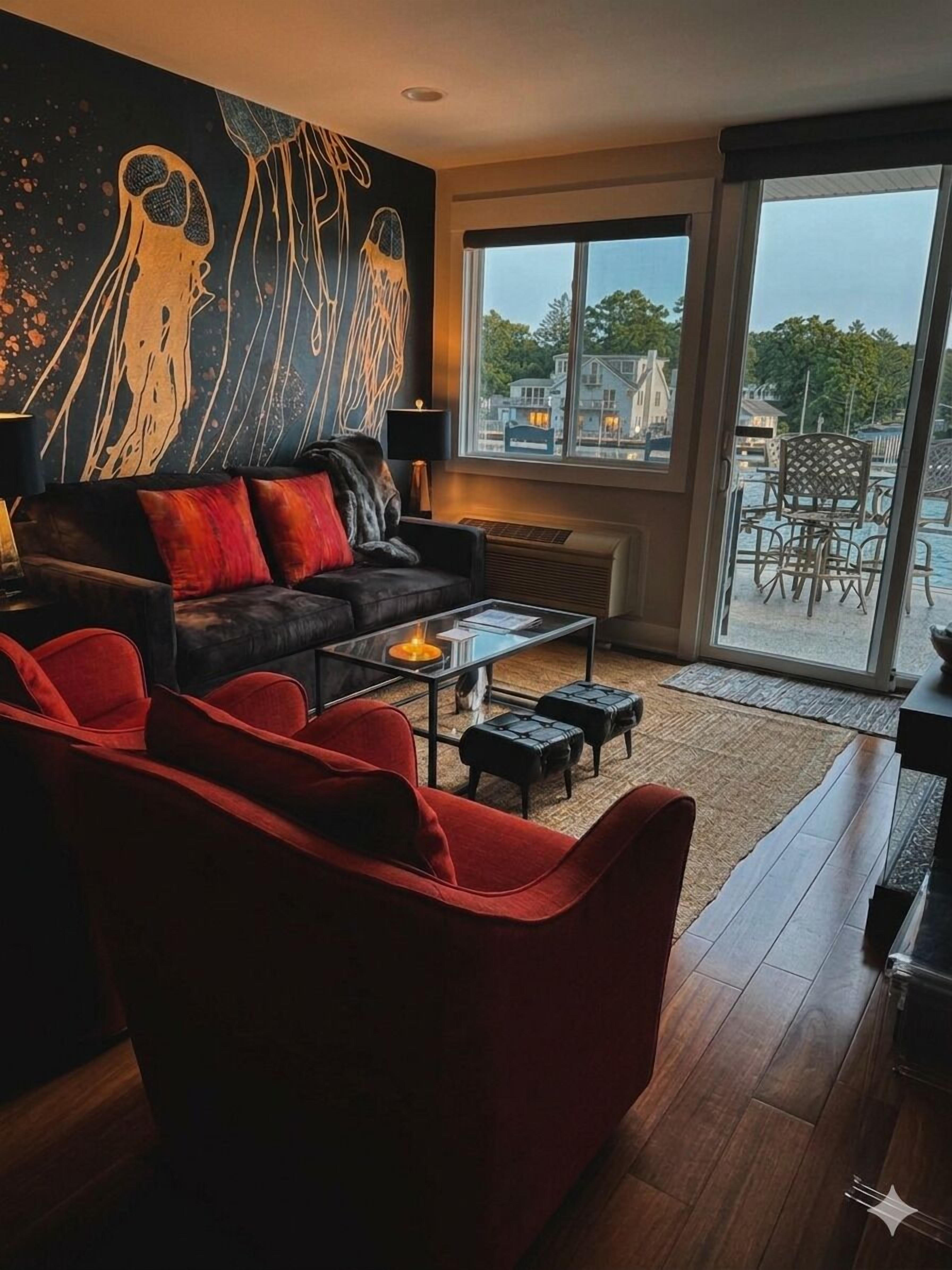 智能电视、书、影片库