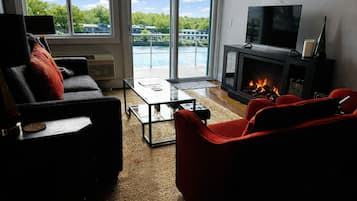 Smart-TV, Bücher, Videothek