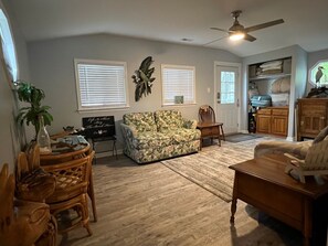 Smart TV - Cozy Rancher with a Campground Feel, Private Surroundings JUST MINUTES to Beach! (Ocean View)