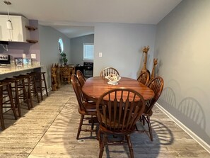 Dining - Cozy Rancher with a Campground Feel, Private Surroundings JUST MINUTES to Beach! (Ocean View)
