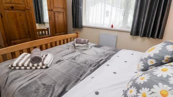 2 bedrooms, individually decorated, individually furnished, free WiFi