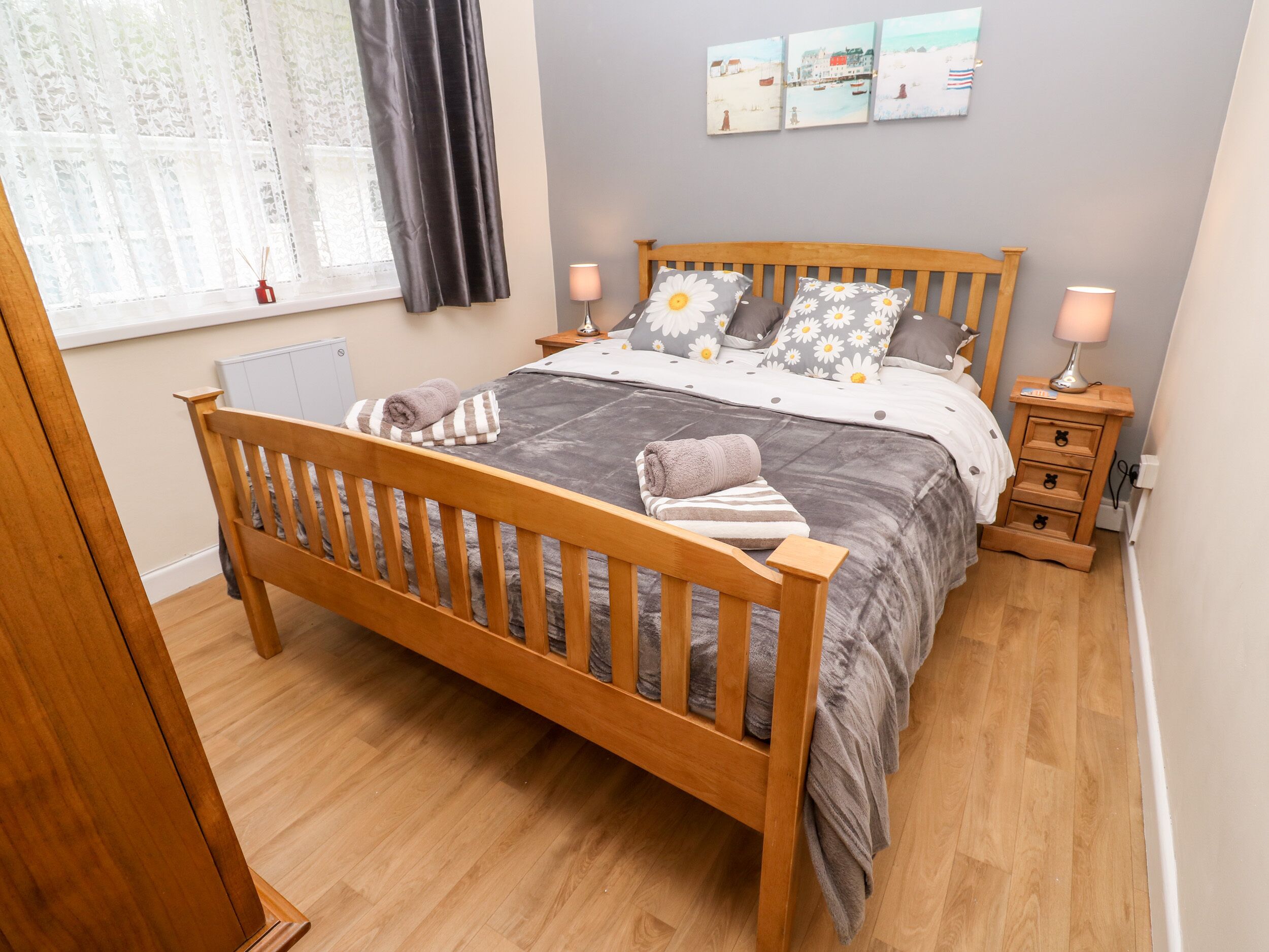 2 bedrooms, individually decorated, individually furnished, free WiFi