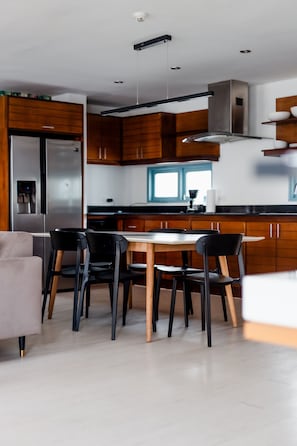 Deluxe Apartment | Living area