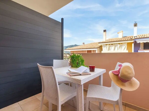 屋外ダイニングエリア