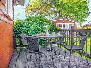 Outdoor dining - 2 bedroom accommodation in Padstow (Padstow)