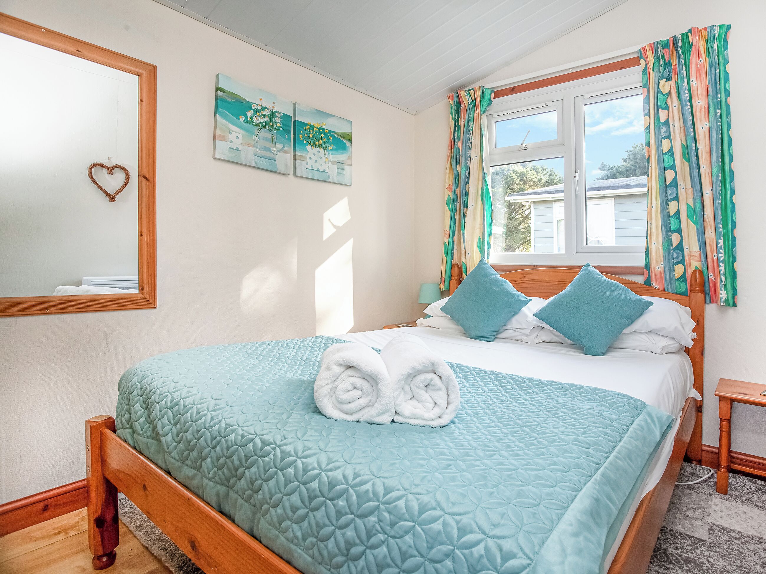 2 Bedroom Accommodation In Padstow - Mawgan Porth