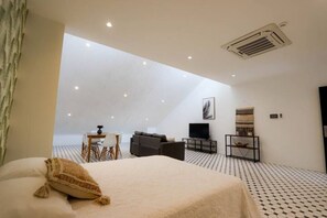 Suíte estúdio conforto | Ferros/tábuas de passar roupa, Wi-Fi de cortesia, roupa de cama