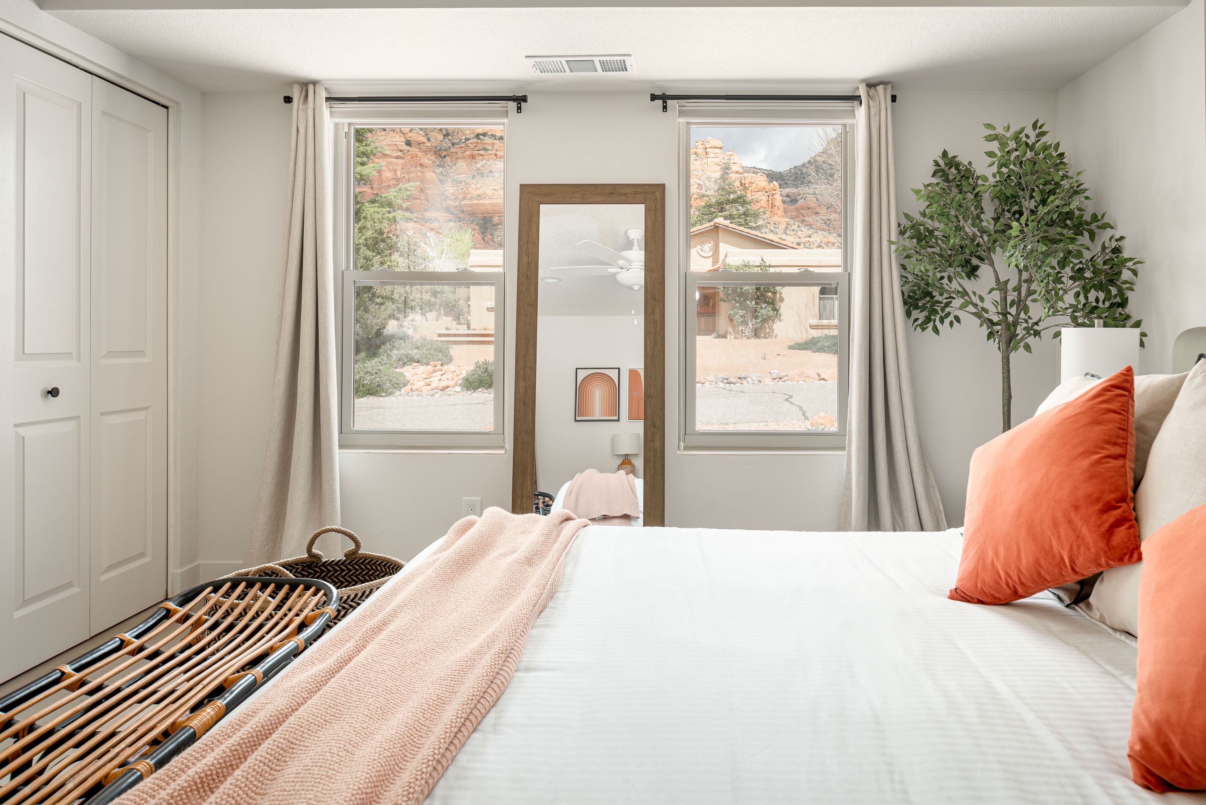 4 slaapkamers, een bureau, gratis wifi, beddengoed