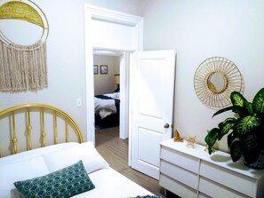 3 soverom, strykejern/-brett, wi-fi og sengetøy