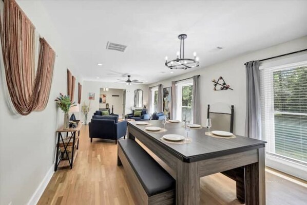 Dining - Stylish Southern Getaway - Mins to top Atl Attractions (Atlanta)