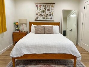 1 bedroom, desk, free WiFi, bed sheets