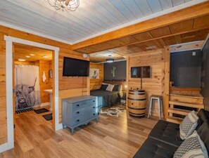 2 Schlafzimmer, Schreibtisch, Bügeleisen/Bügelbrett, kostenloses WLAN