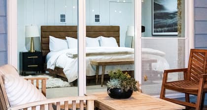 3 bedroom 2 bath private house,walkable to restaurants, shops, and breweries.