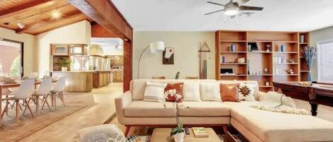 Smart TV, fireplace, ping pong, books