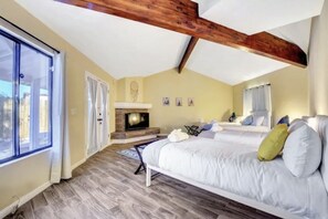 5 quartos, berço de viagem, Wi-Fi de cortesia, roupa de cama