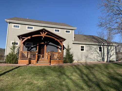 CREEKSIDE RETREAT 5 miles from Cooperstown, NY.