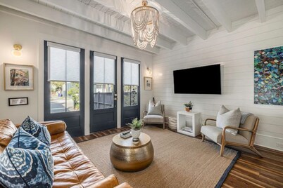 Downtown Charleston One Block to King St. Free Off Street Parking